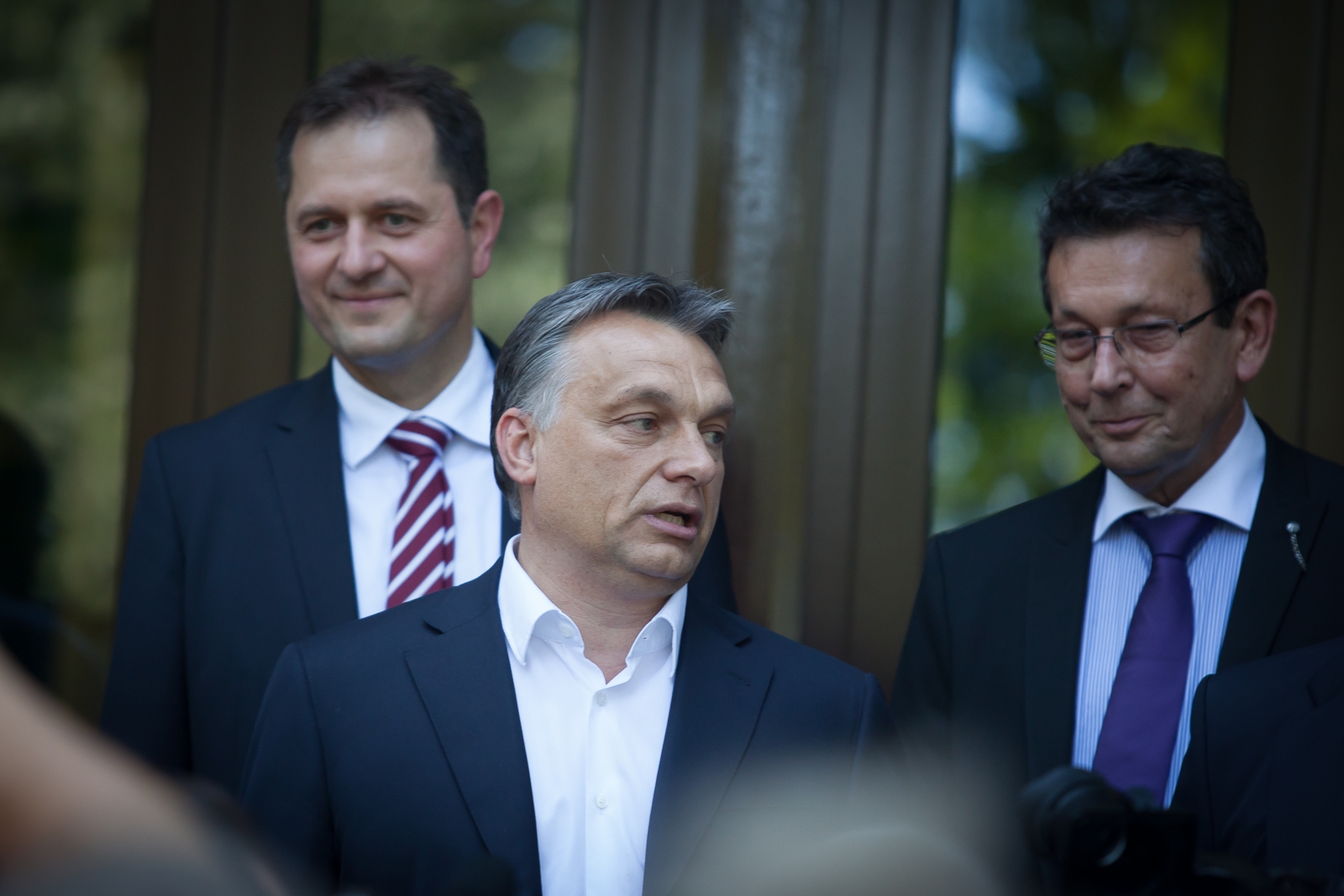 Orbán Viktor miniszterelnököt Babák Mihály, Szarvas Város polgármestere és Dankó Béla országgyűlési képviselő