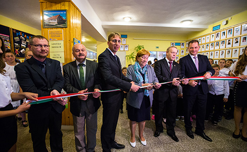 63 millió forintból újulhatott meg a csabacsűdi iskola